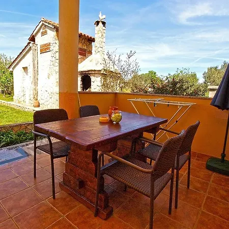 Yellow 114 Apartment Fazana